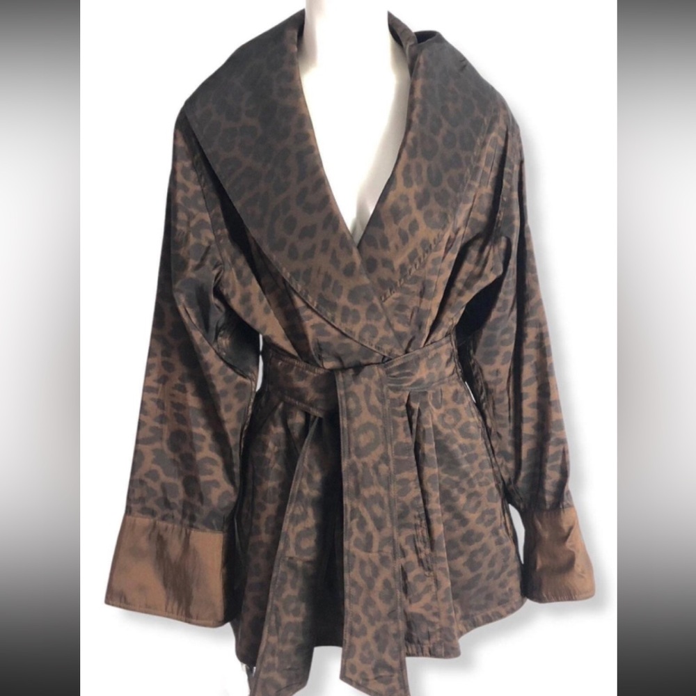 Braetan Leopard Print Wrap Robe - Picture 2 of 11